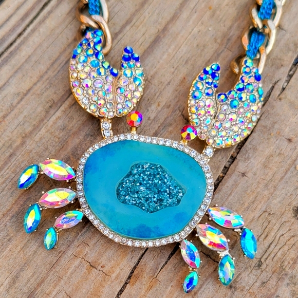 RARE Betsey Johnson Crab Necklace 🦀 - Picture 2 of 9